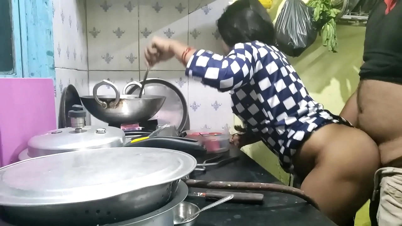 The maid who came from the village did not have any leaves so the owner took advantage of that and fucked the maid Hindi Clear Audio