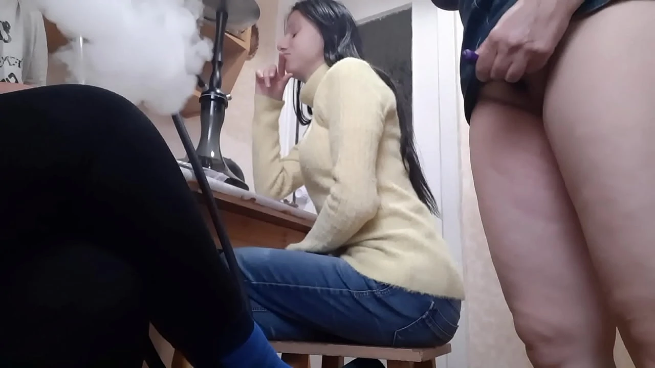 The neighbor jerked off in front of us with her new sex toy until she cum Lesbian Illusion Girls