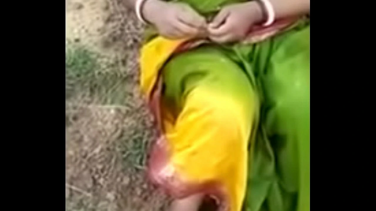 village aunty blowjob fuck with lover in open field mms XVIDEOSCOM