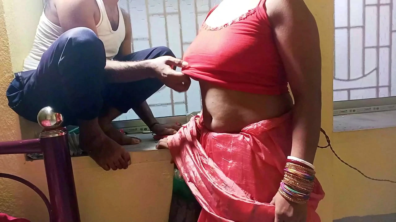 Village Bhabhi XXX pussy fuck after seduces electrician full HD porn video clear audio FIREECOUPLE
