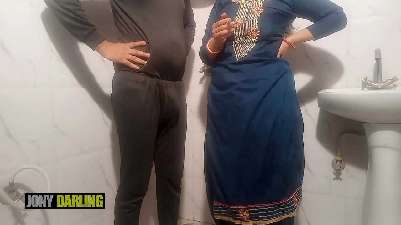 xxx Punjabi Bhabhi fucked by Bihari in the bathroom during smoke Dirty Hindi and Punjabi Audio